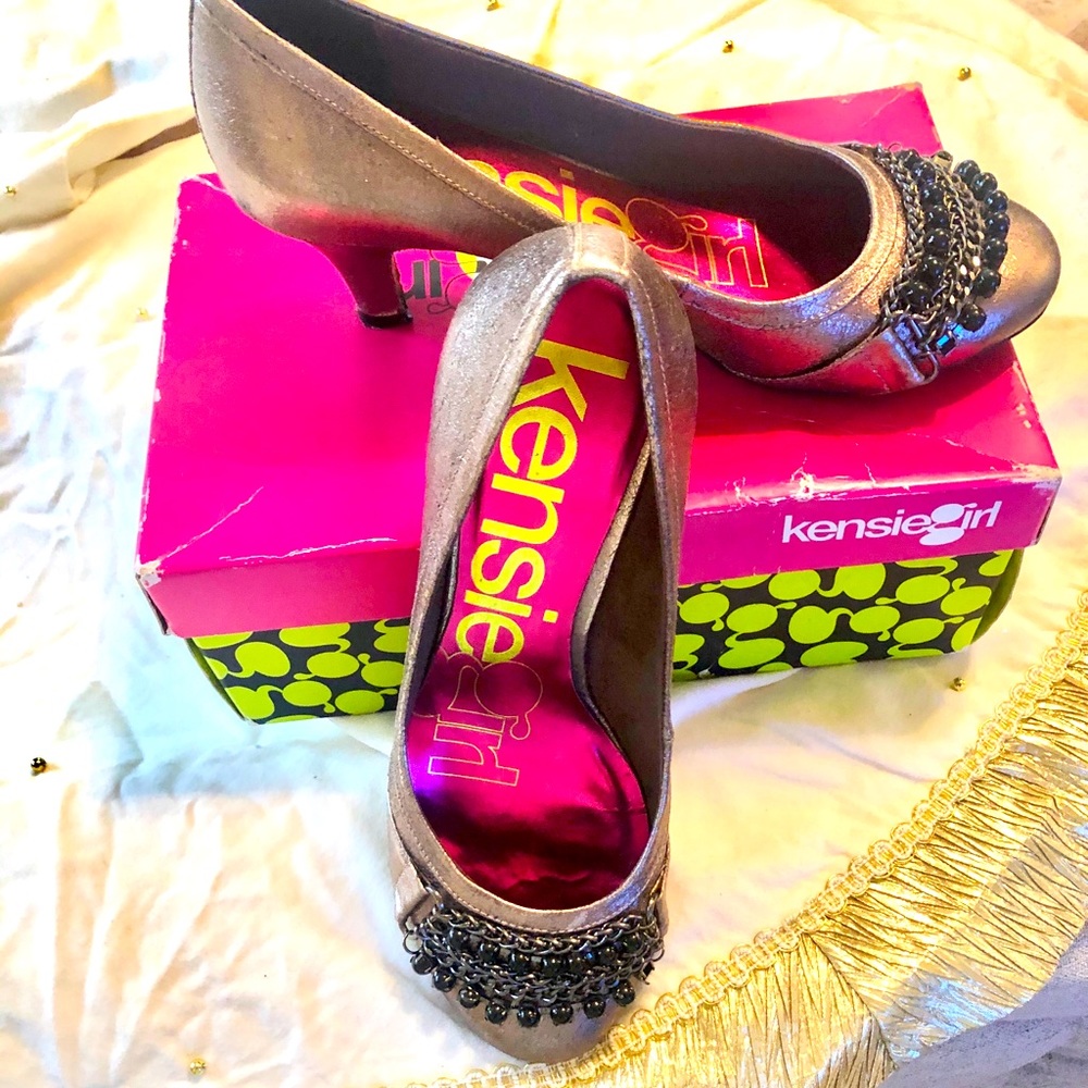 Like New- Kensie Girl Bronze Shoes Size 7 1/2